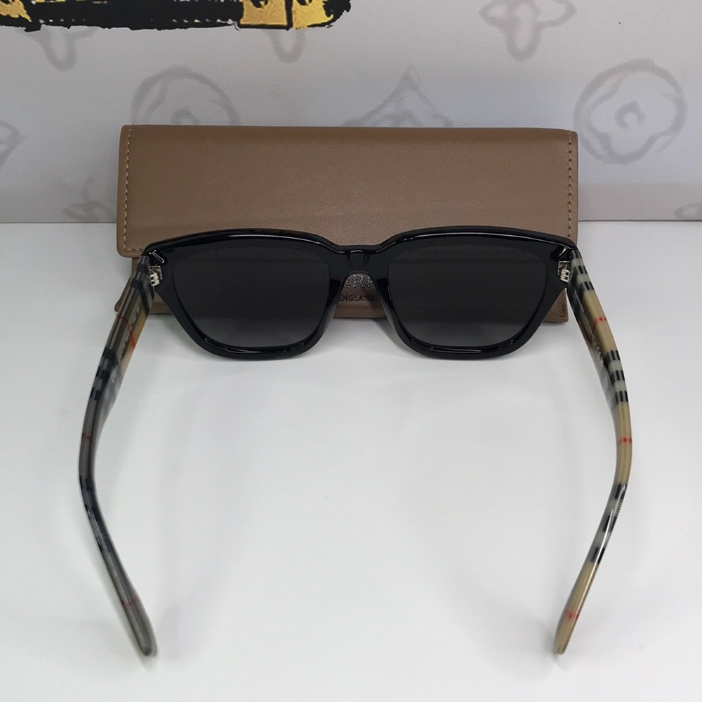 New 100% Authentic Burberry BE4277 3757/T3 Polarized Sunglasses – Black Frame - Picture 6 of 10